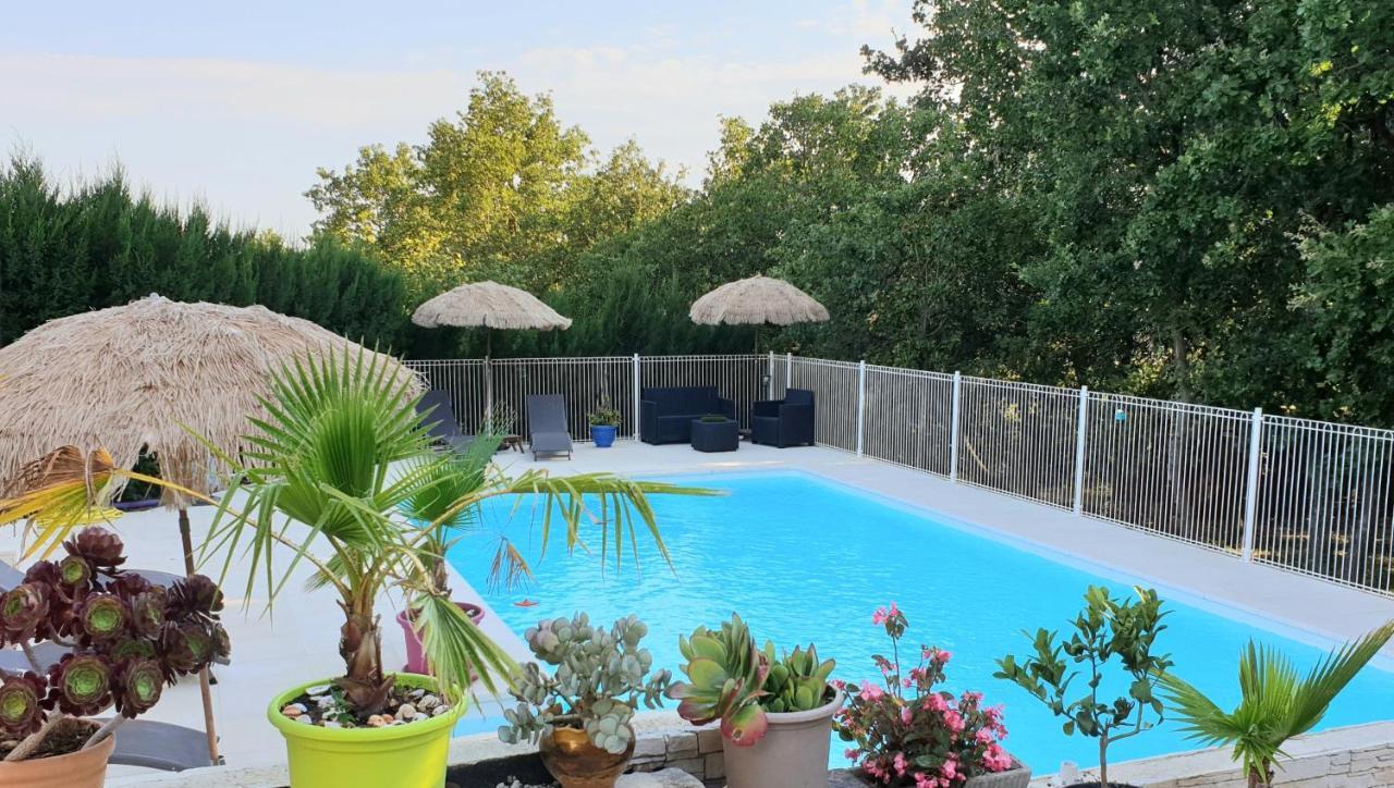 Le Clos Du Grand Chene - Gites 4 Etoiles - Saint-Marcel-d'Ardeche Exteriör bild