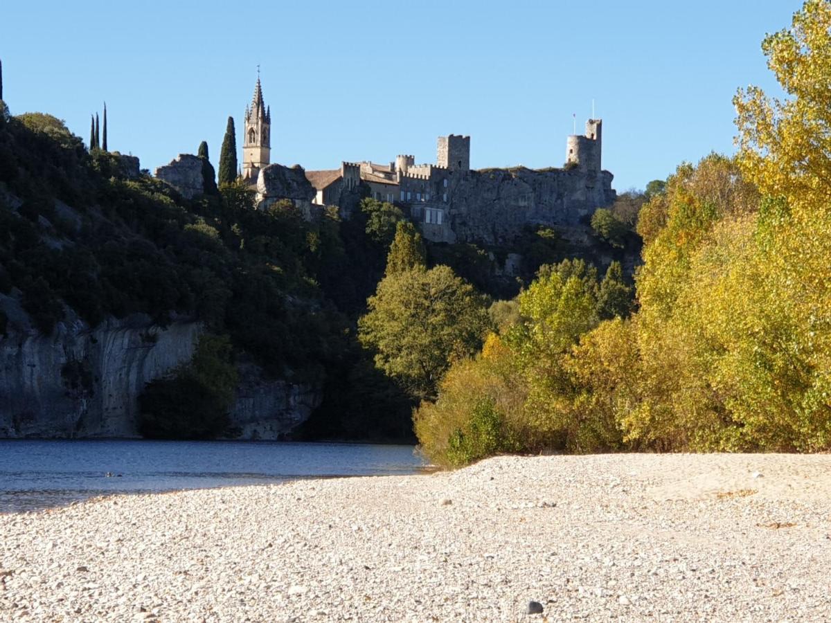 Le Clos Du Grand Chene - Gites 4 Etoiles - Saint-Marcel-d'Ardeche Exteriör bild